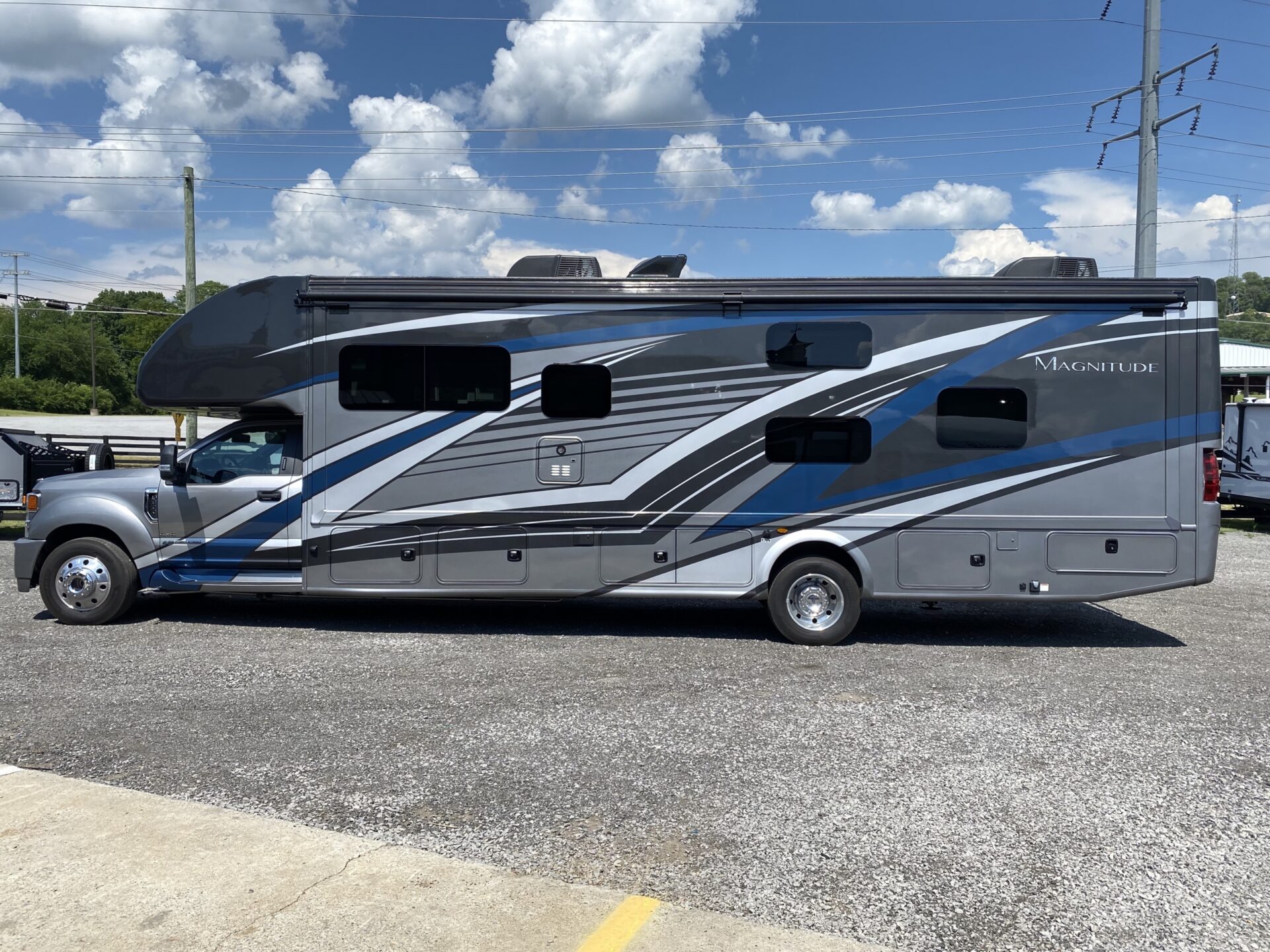 Super C Motorhome - Class-C motorhome rentals