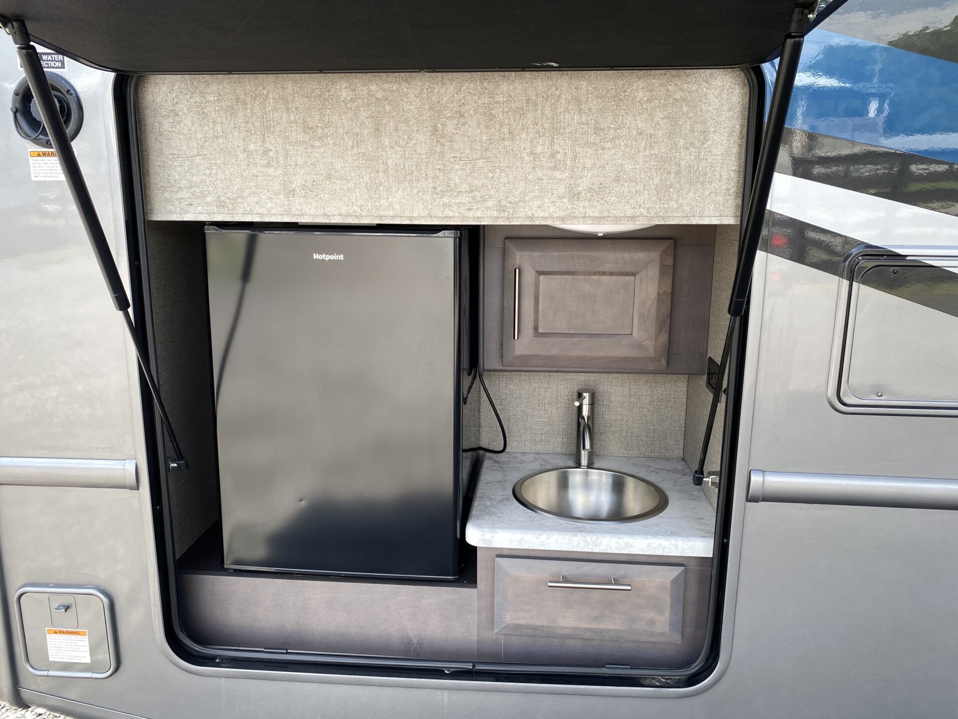 Super C Motorhome - Class-C motorhome rentals