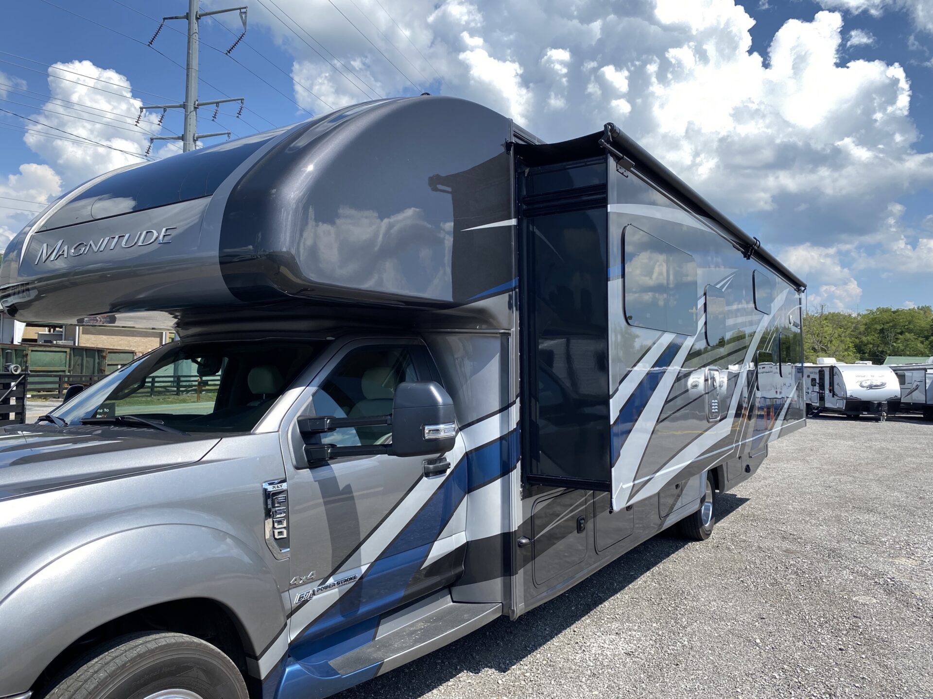 Super C Motorhome - Class-C motorhome rentals