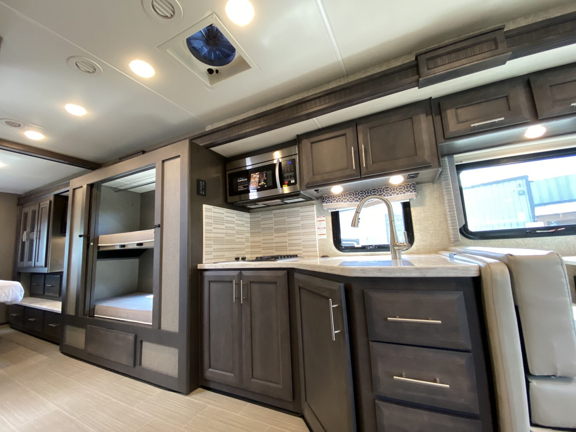 Super C Motorhome - Class-C motorhome rentals