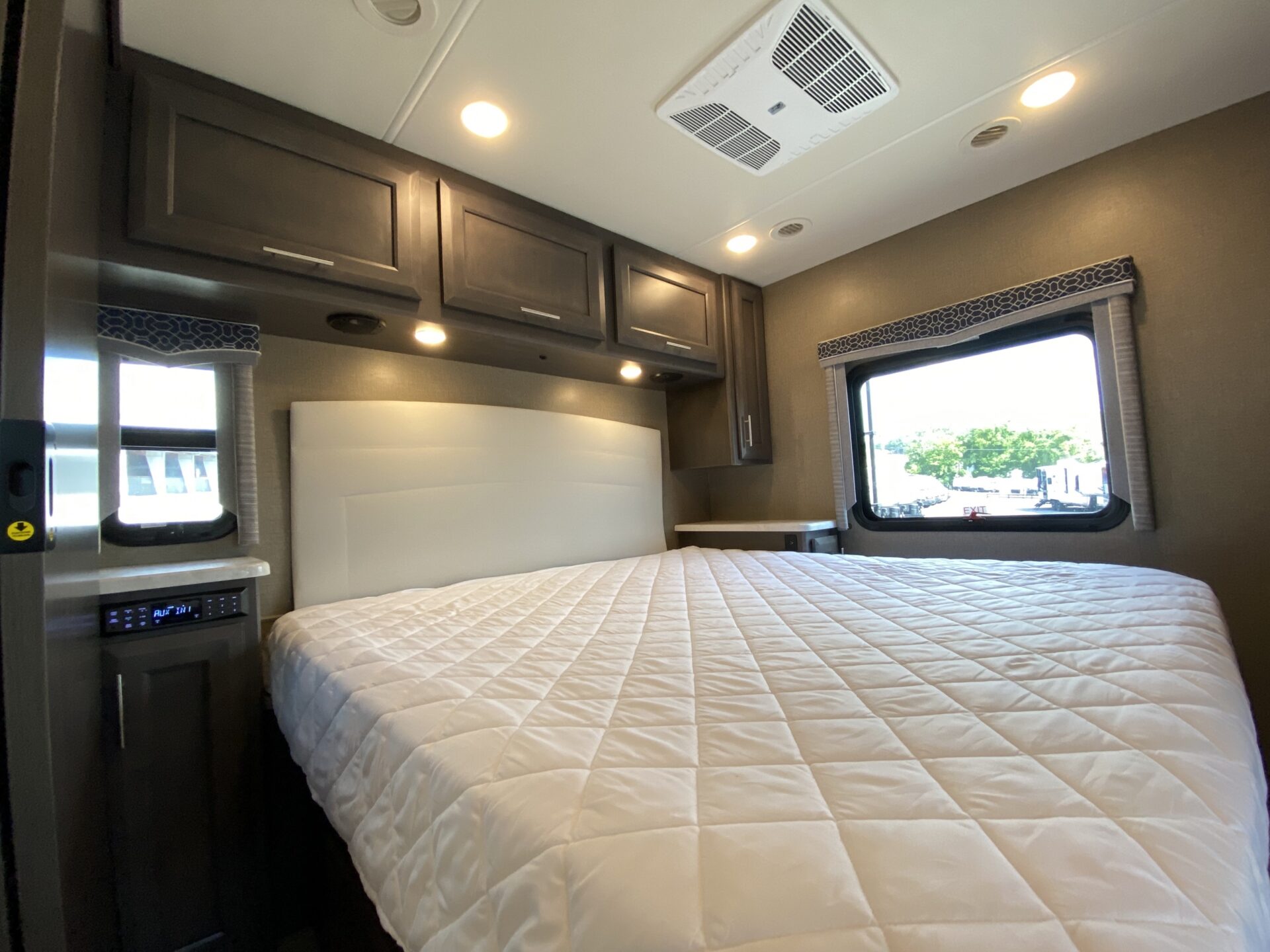 Super C Motorhome - Class-C motorhome rentals