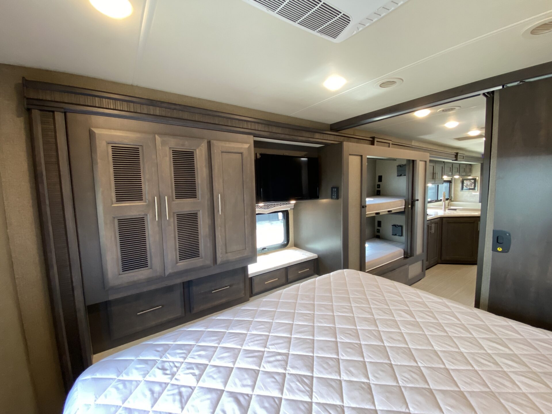 Super C Motorhome - Class-C motorhome rentals