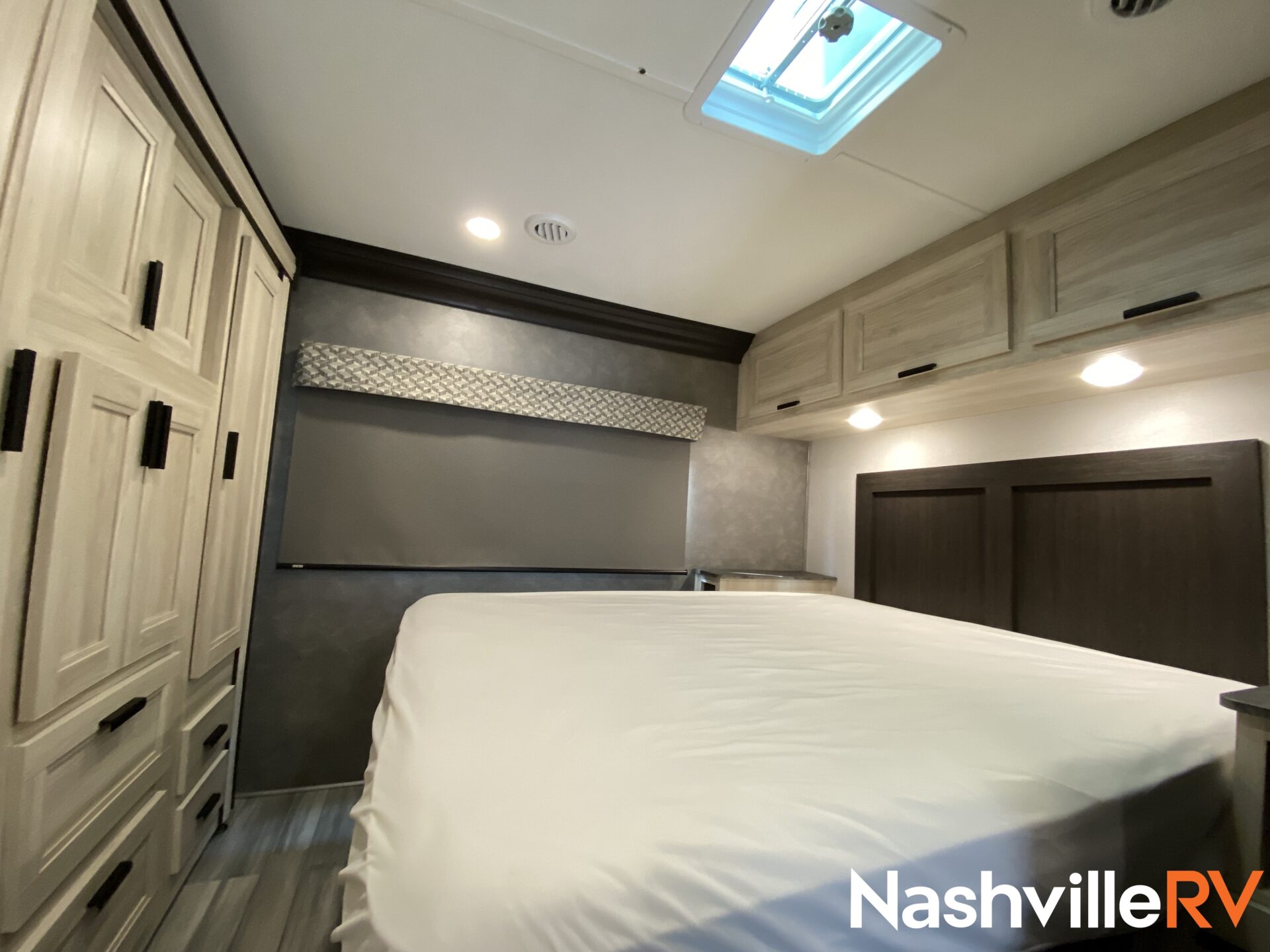 LARGE Class C Motorhomes Special - Class-C motorhome rentals