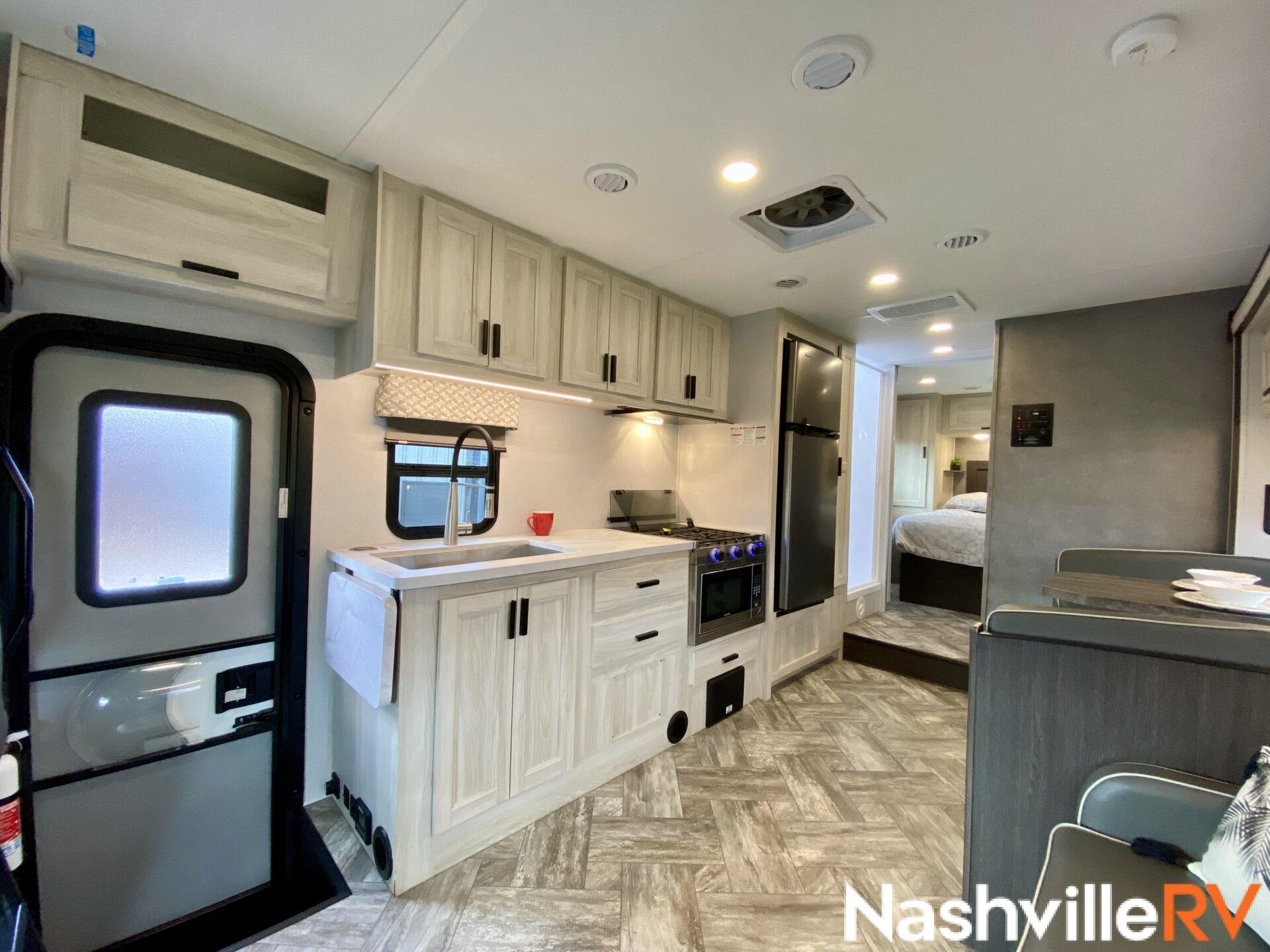 MEDIUM Class C Motorhomes Special - class-c motorhome rentals