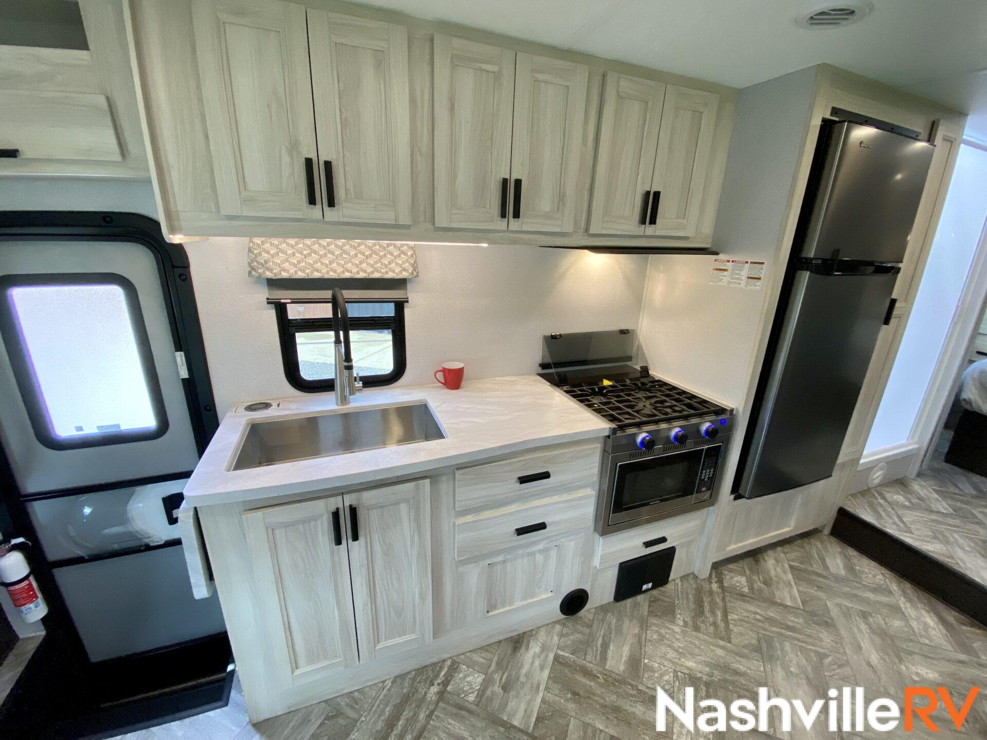 MEDIUM Class C Motorhomes Special - class-c motorhome rentals