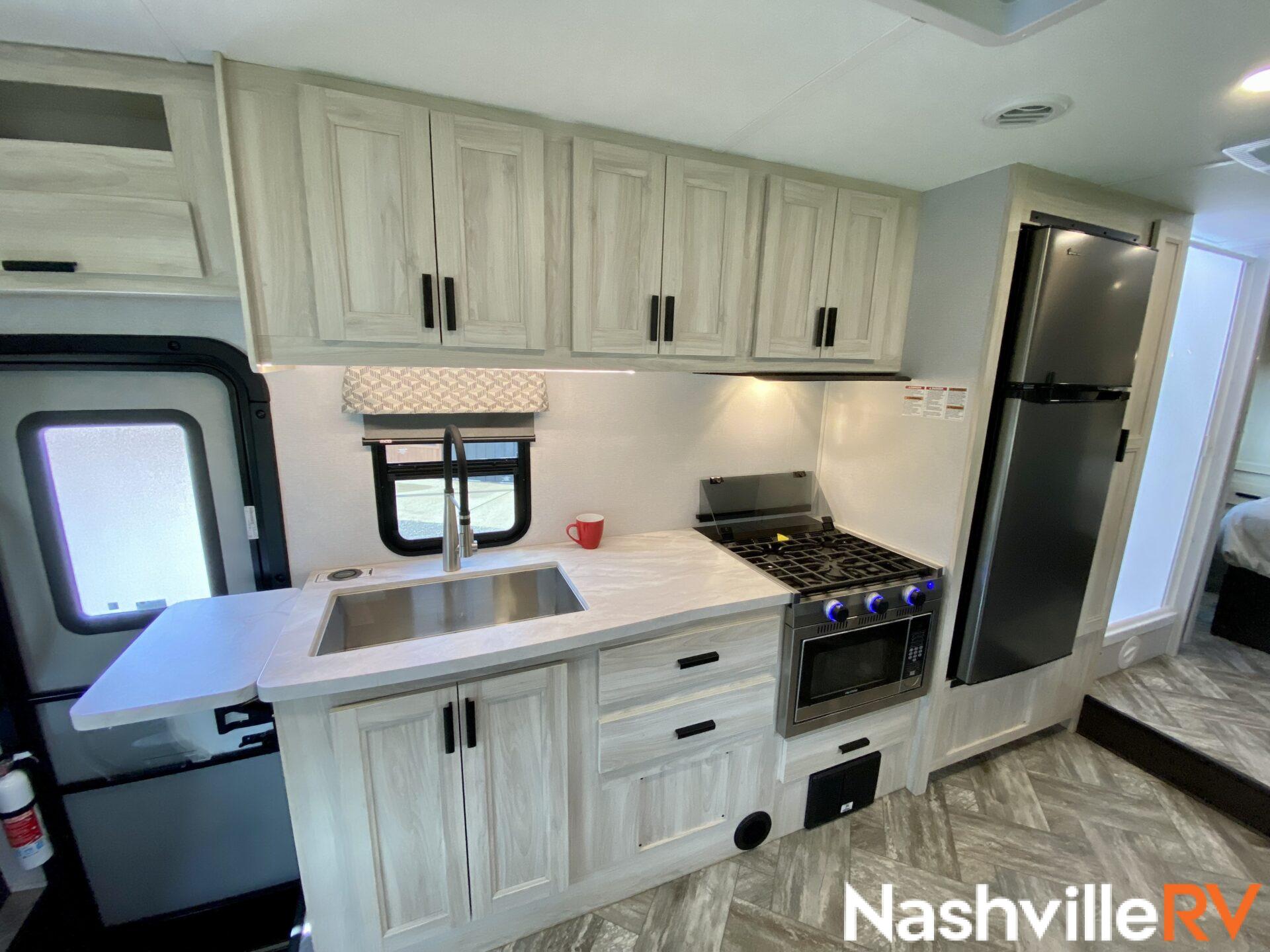 MEDIUM Class C Motorhomes Special - class-c motorhome rentals