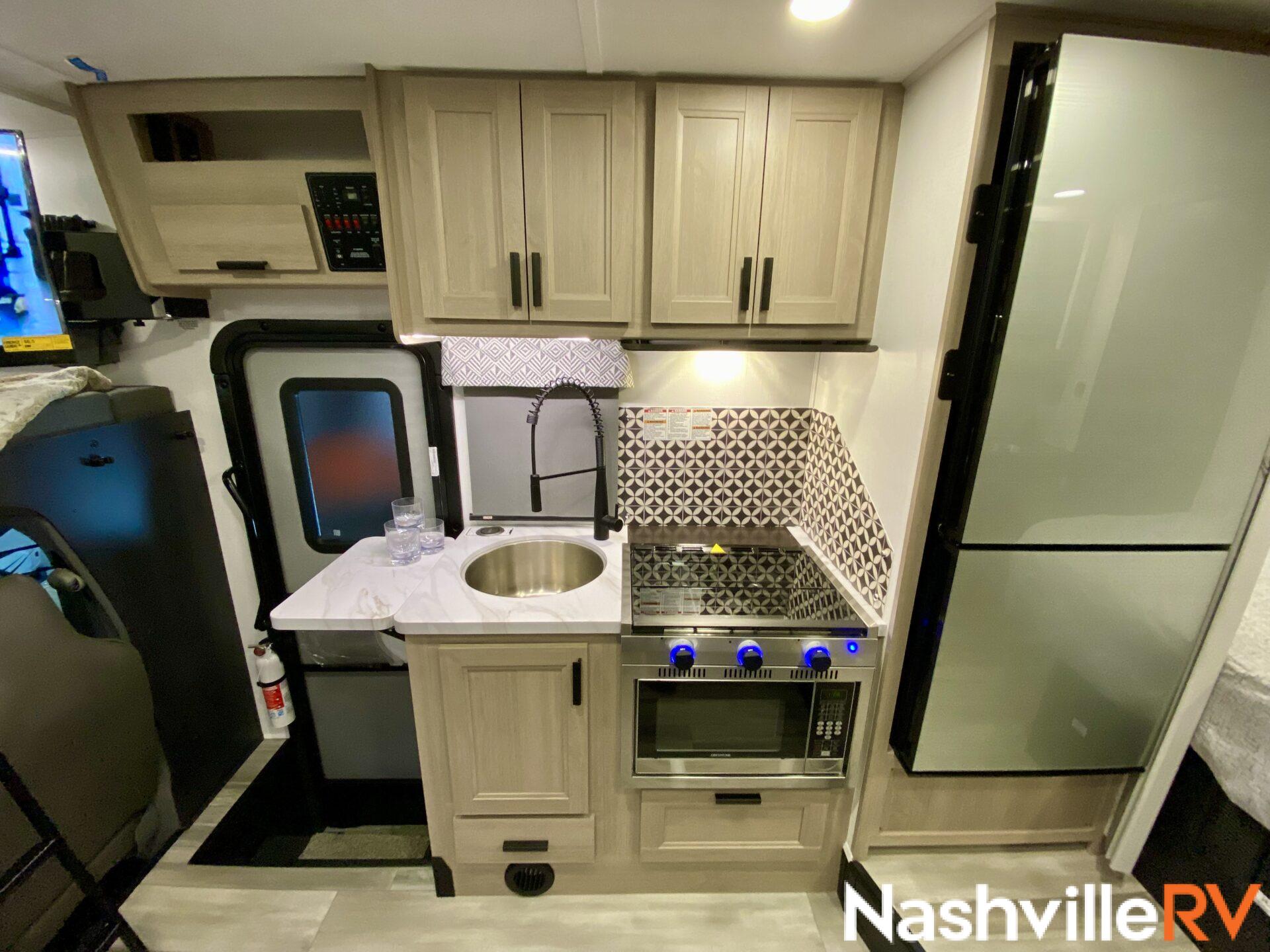 SMALL Class C Motorhomes - small class c motorhome rentals